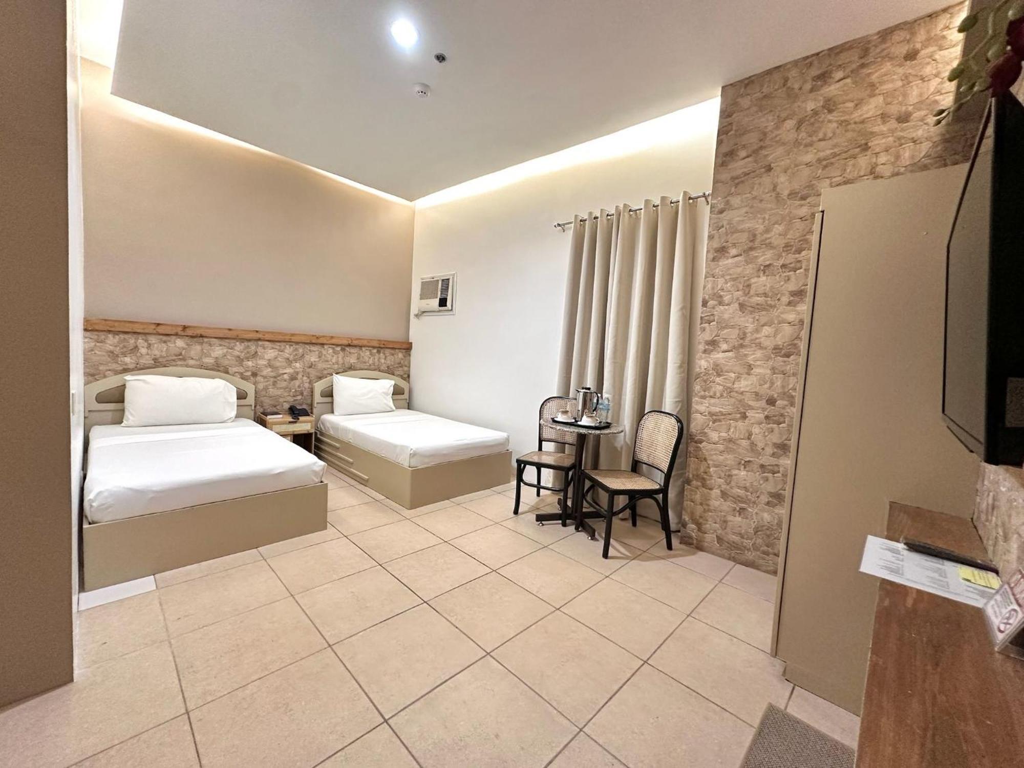 Hotel Nicanor Dumaguete City Eksteriør billede
