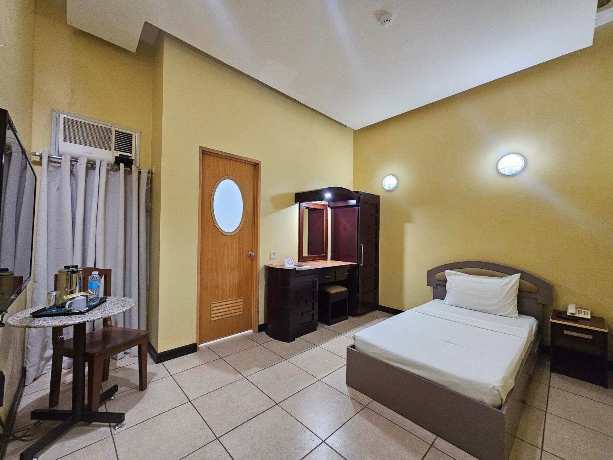 Hotel Nicanor Dumaguete City Eksteriør billede
