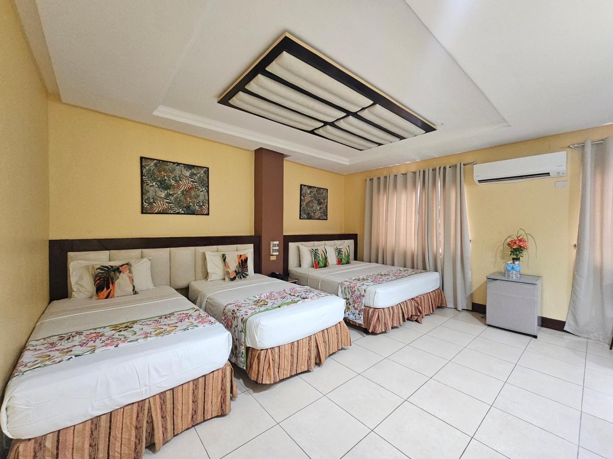 Hotel Nicanor Dumaguete City Eksteriør billede