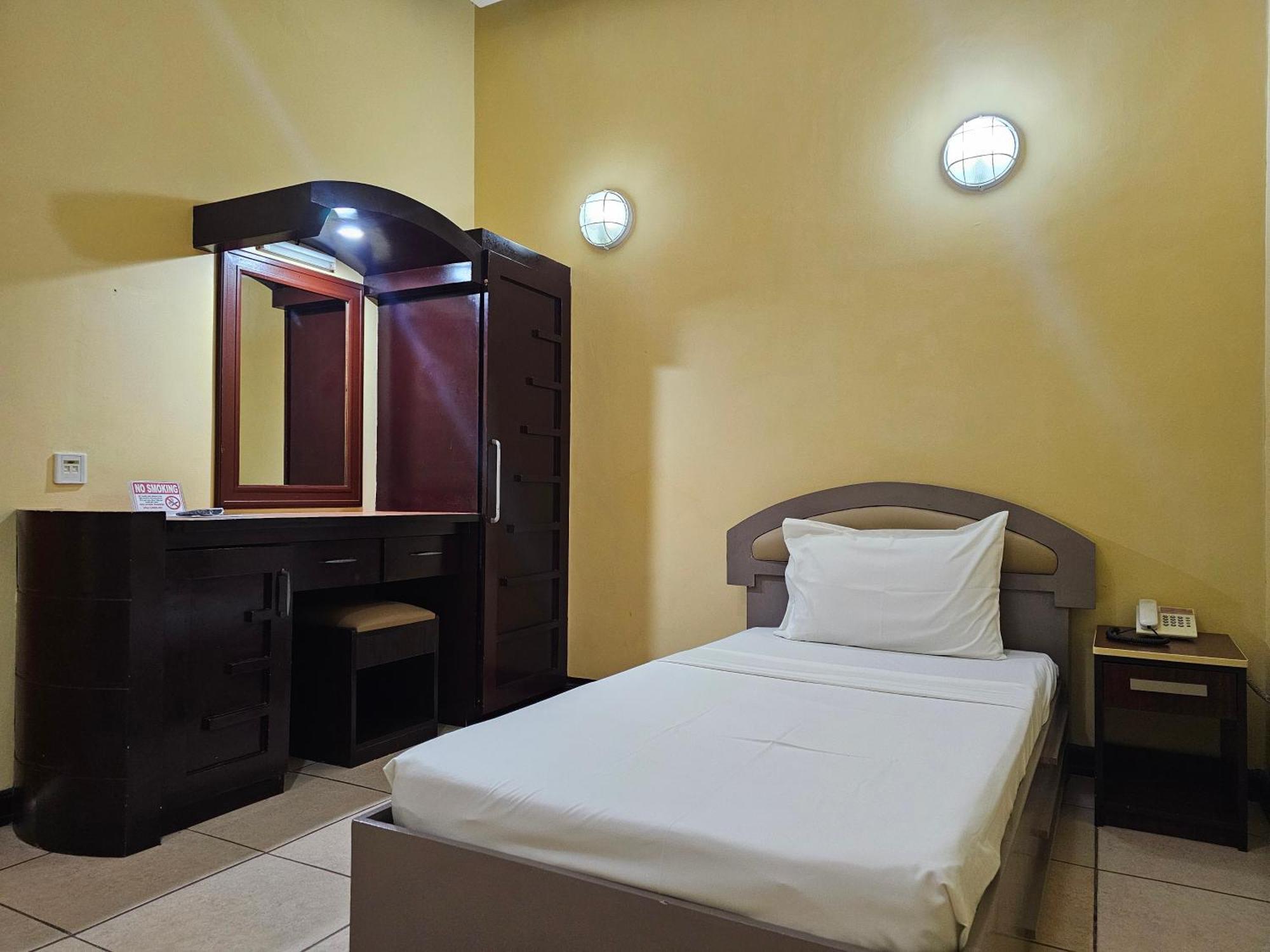 Hotel Nicanor Dumaguete City Eksteriør billede