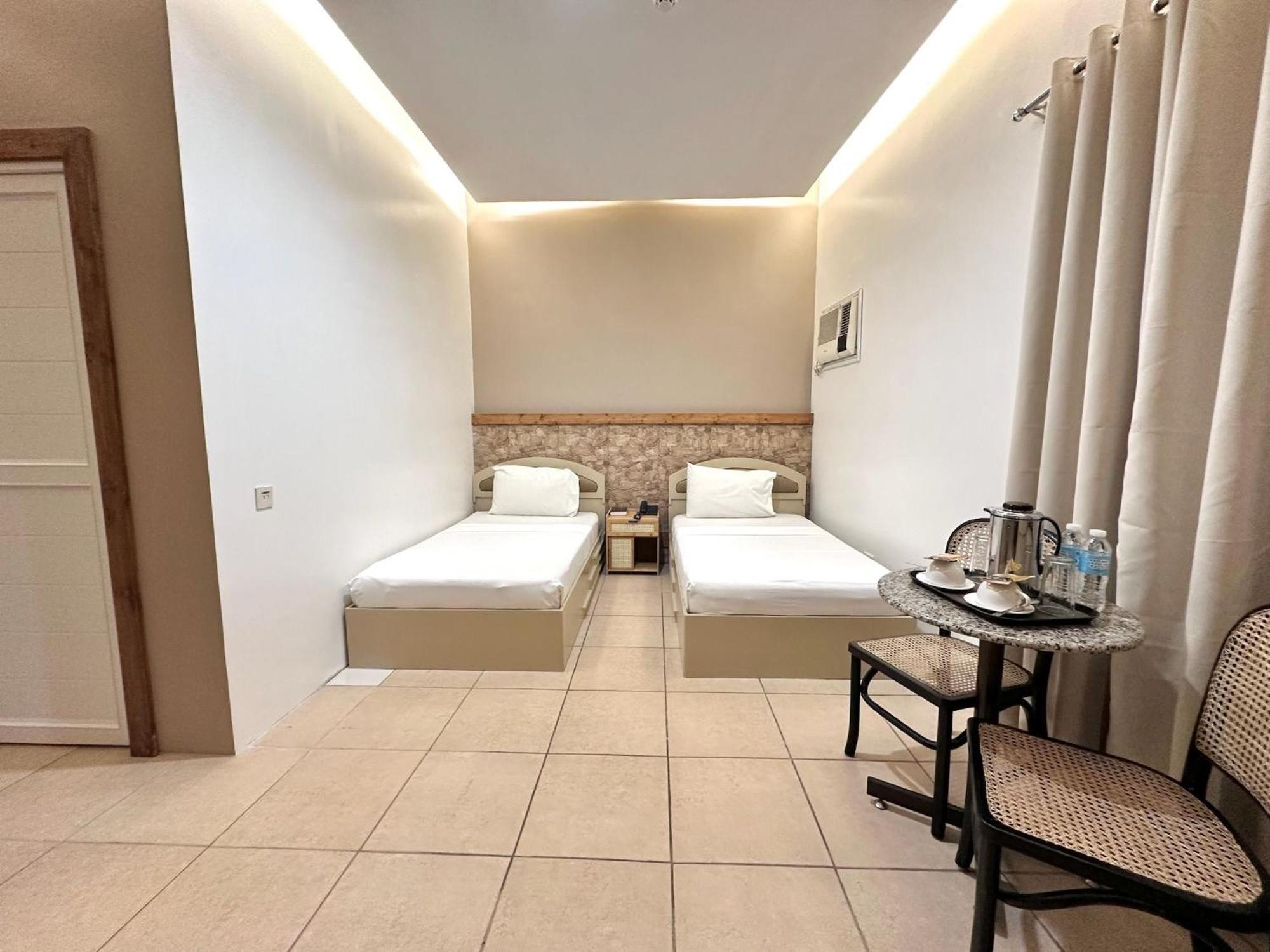 Hotel Nicanor Dumaguete City Eksteriør billede