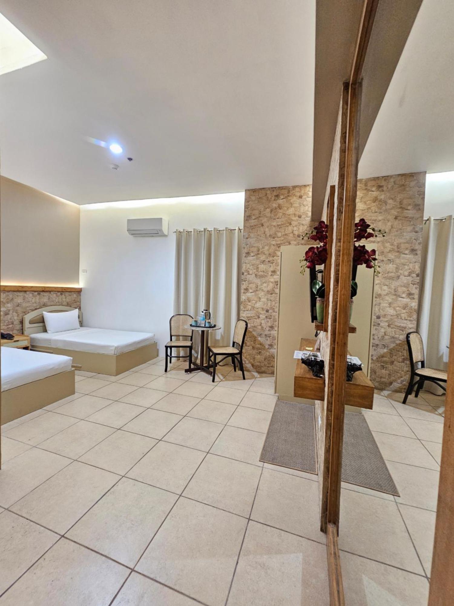 Hotel Nicanor Dumaguete City Eksteriør billede